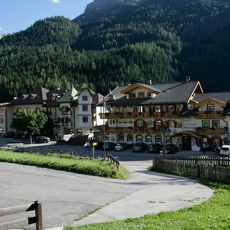 Hotel B&B Andreas Canazei Bagian luar foto