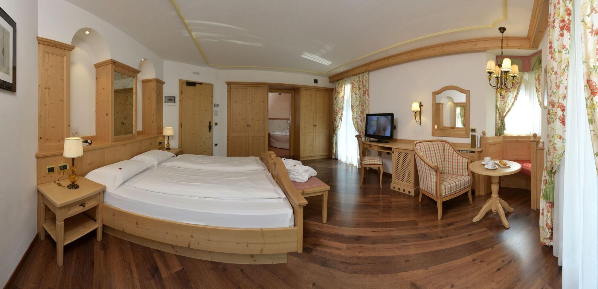 Hotel B&B Andreas Canazei Bagian luar foto